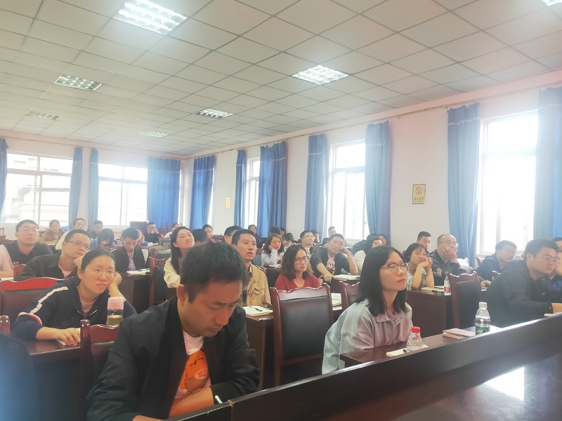 3 培训学员认真听讲.jpg